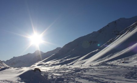 Soleil sur les montagnes d'Argentine