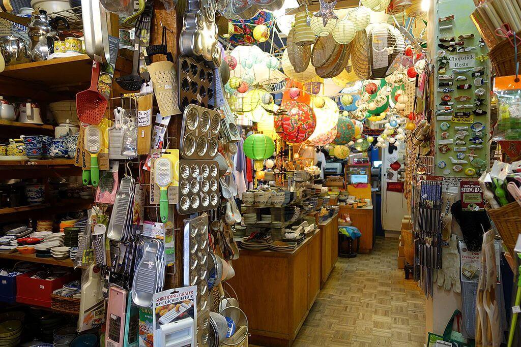 Shop interior Chinatown San Francisco CA DSC02365 - Chinatown à San Francisco : Endroits secrets et incontournables + Conseils pour visiter ce quartier chinois