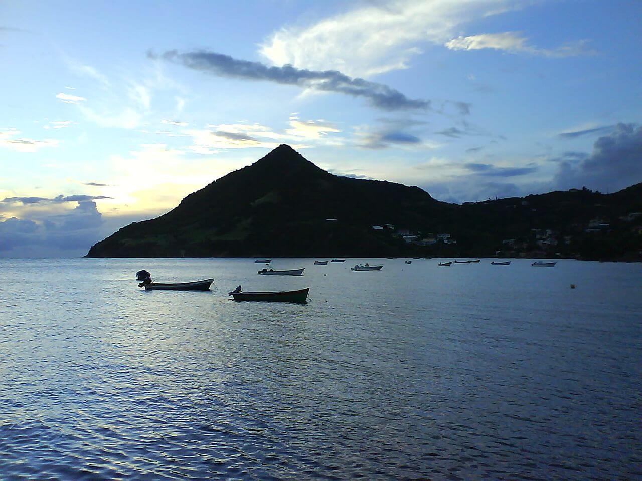 Martinique petite anse - Les îles françaises d'outre-mer : où et quand partir pour les vacances ?