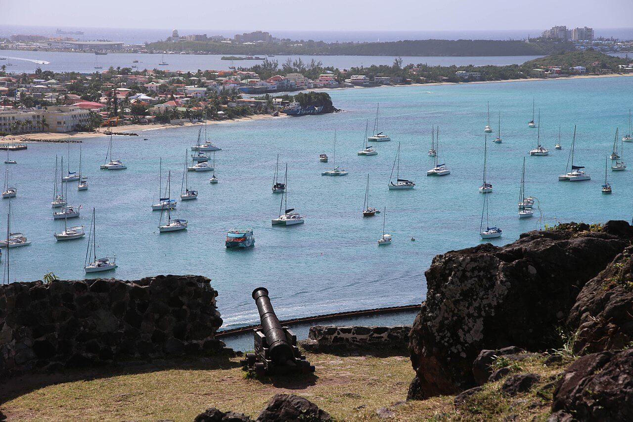 Saint Martin Canon du Fort Louis crédti photo Paul sableman - Les îles françaises d'outre-mer : où et quand partir pour les vacances ?
