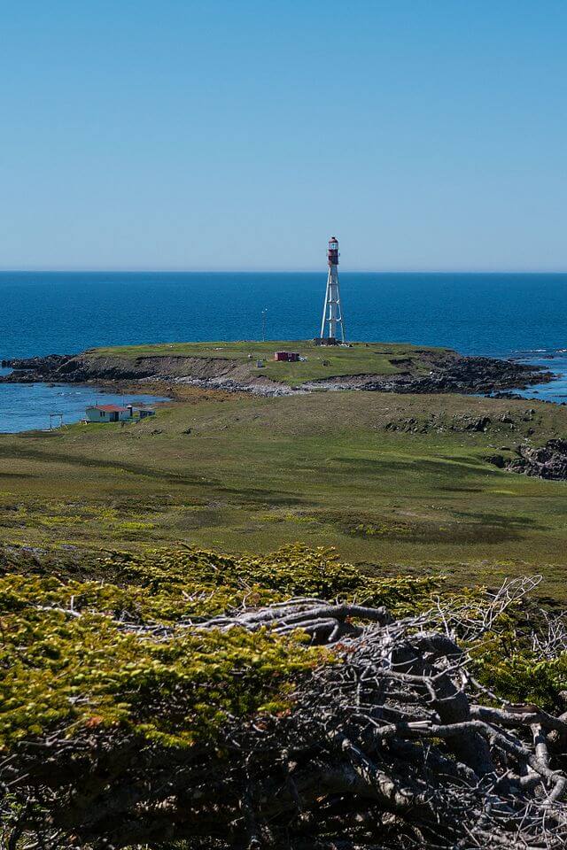 Saint Pierre et Miquelon Phare de Pointe Plate - Les îles françaises d'outre-mer : où et quand partir pour les vacances ?