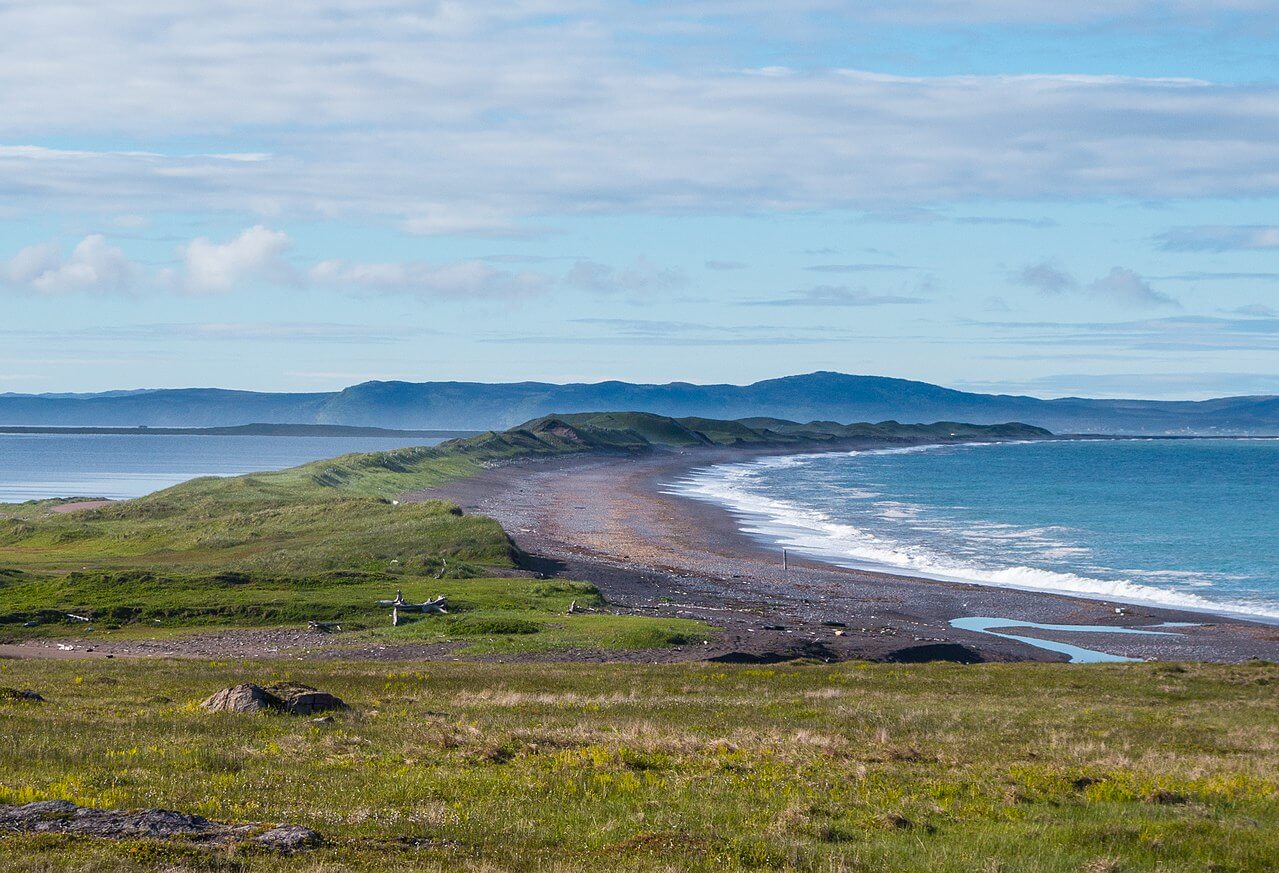 Saint Pierre et Miquelon Rochers isthme de Tombolo - Les îles françaises d'outre-mer : où et quand partir pour les vacances ?