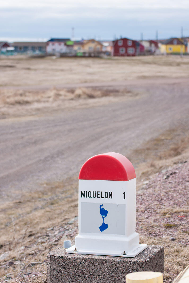 Saint Pierre et Miquelon borne kilométrique - Les îles françaises d'outre-mer : où et quand partir pour les vacances ?