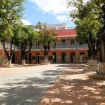 Lycée Gerville Réache Basse terre - Que faire sur l'île de Basse-Terre en Guadeloupe ? 18 incontournables Nature, Plages, Musées, Restaurants et Visites