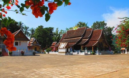 temple luang prabang laos