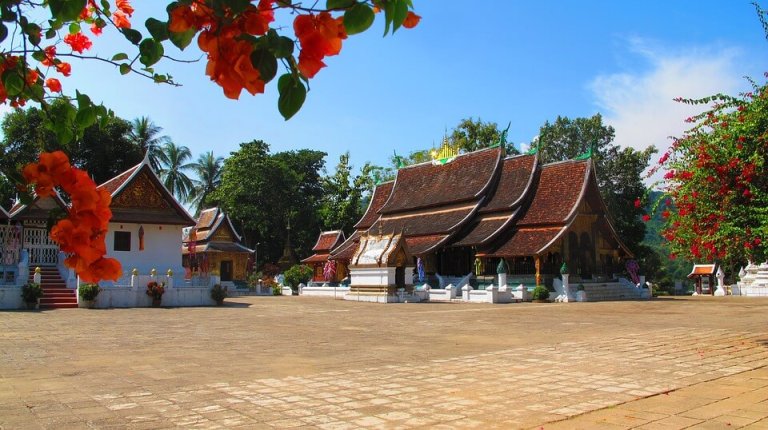 temple luang prabang laos
