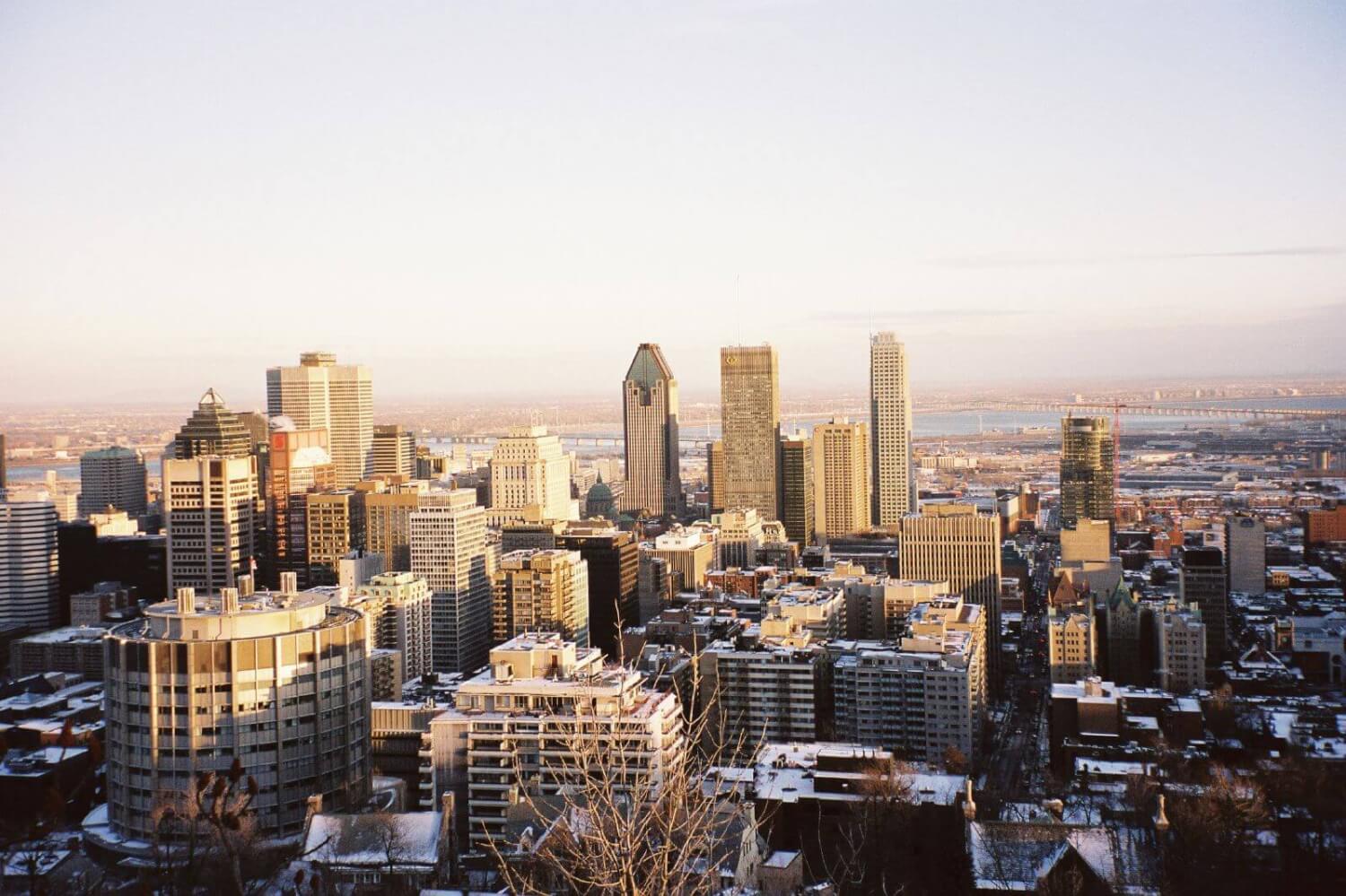 panorama depuis le mont royal a montreal en hiver