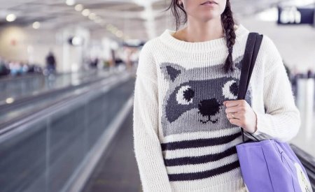 vol raté femme aéroport attente