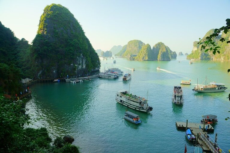 baie d'halong vietnam
