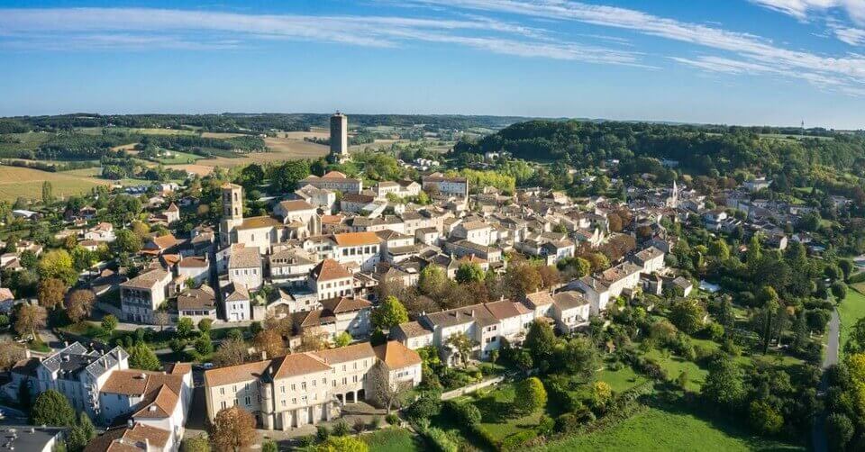 Quel temps fait-il dans Montcuq ? Climat, météo, meilleure période ! 1 point de vue sur le village de montcuq quel temps fait-il dans montcuq ?