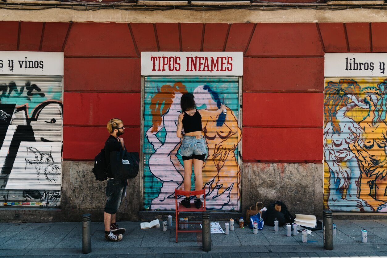 Que faire à Madrid ? Les 19 incontournables et lieux secrets à visiter à Madrid 16 street art dans les quartiers de Madrid - Que faire à Madrid ? Les 19 incontournables et lieux secrets à visiter à Madrid