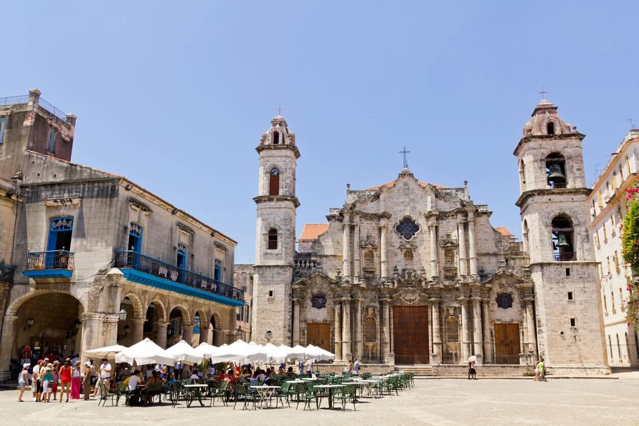 Cathédrale de San Cristobal La Havane - Que faire à La Havane ? 9 incontournables et 3 lieux secrets à découvrir (absolument !)
