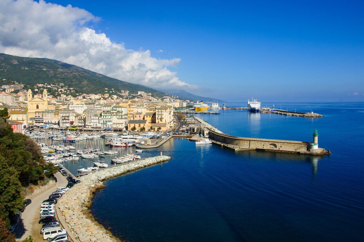 1 vieux port - Que faire à Bastia ? 14 lieux incontournables à visiter à Bastia et ses environs