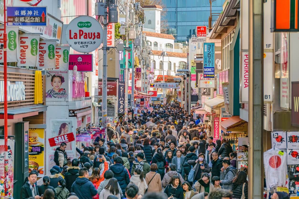 Que faire à Tokyo ? 21 activités et lieux à voir pour découvrir la capitale du Japon ! 3 3 Takeshita Street Harajuku District Tokyo - Que faire à Tokyo ? 21 activités et lieux à voir pour découvrir la capitale du Japon !