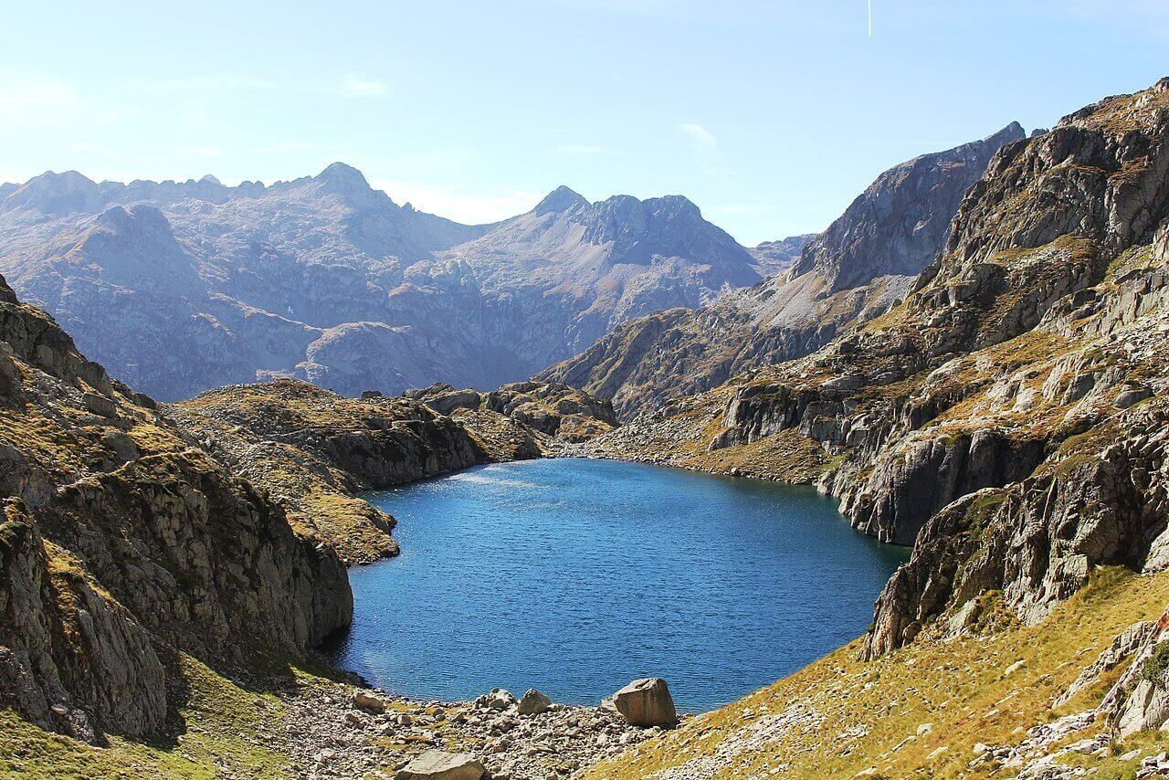 1280px Lac NC3A8re 28Marcadau29 28Hautes PyrC3A9nC3A9es29 2 - Découvrez les 30 plus beaux paysages de France !