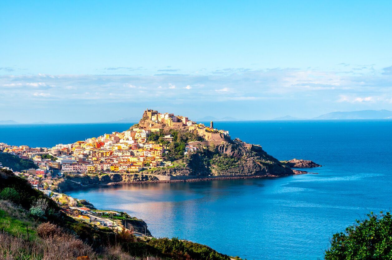 Castelsardo sardaigne italie - Quelles sont les plus belles îles italiennes à visiter ?