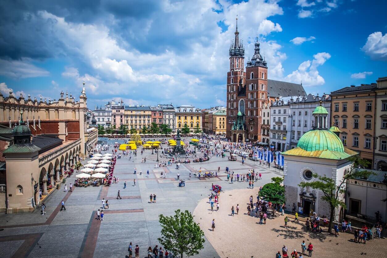 Que faire et que voir à Cracovie - Cracovie ou Varsovie : Quelle ville choisir pour voyager? Notre comparatif complet !