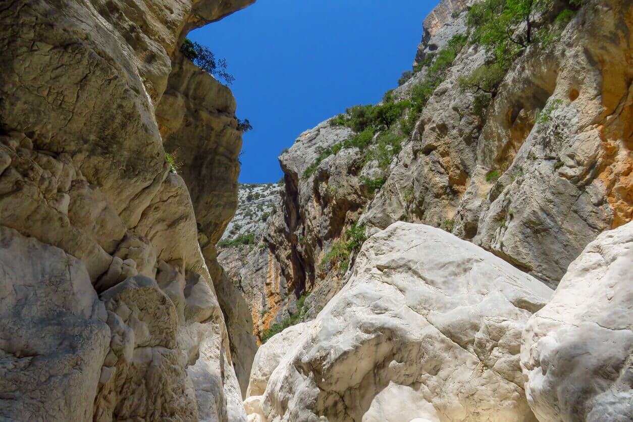 canyon de Su Gorropu sardaigne - Crète ou Sardaigne : que choisir pour vos vacances ? Comparatif !