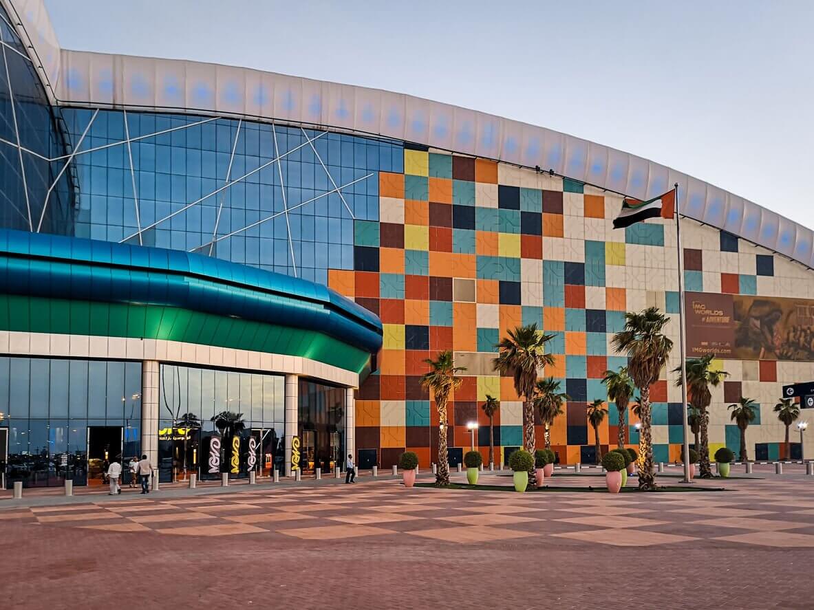 IMG Worlds of Adventure dubai - Visiter Dubaï en famille : les 10 lieux à voir absolument !