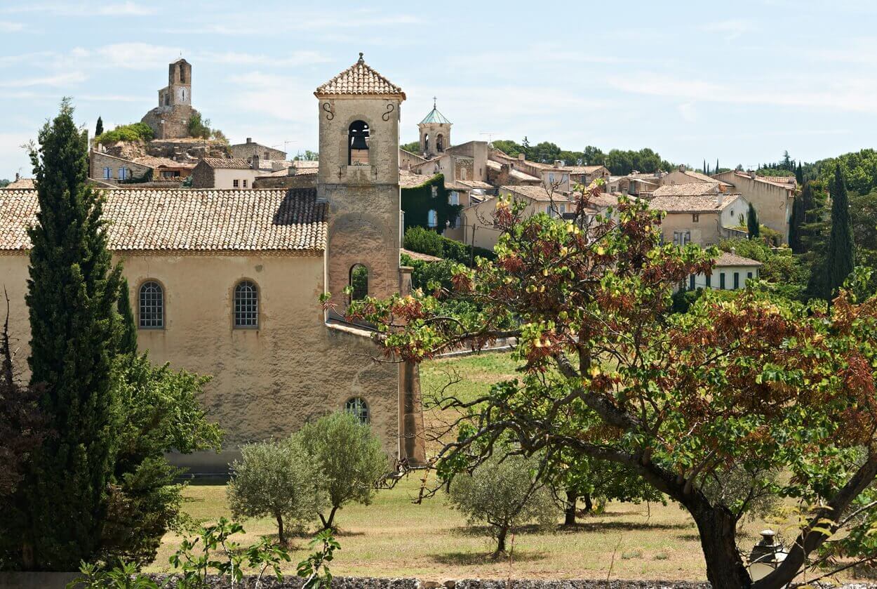 Lourmarin - Quels sont les plus beaux villages du Luberon ? Découvrez notre top 11 !