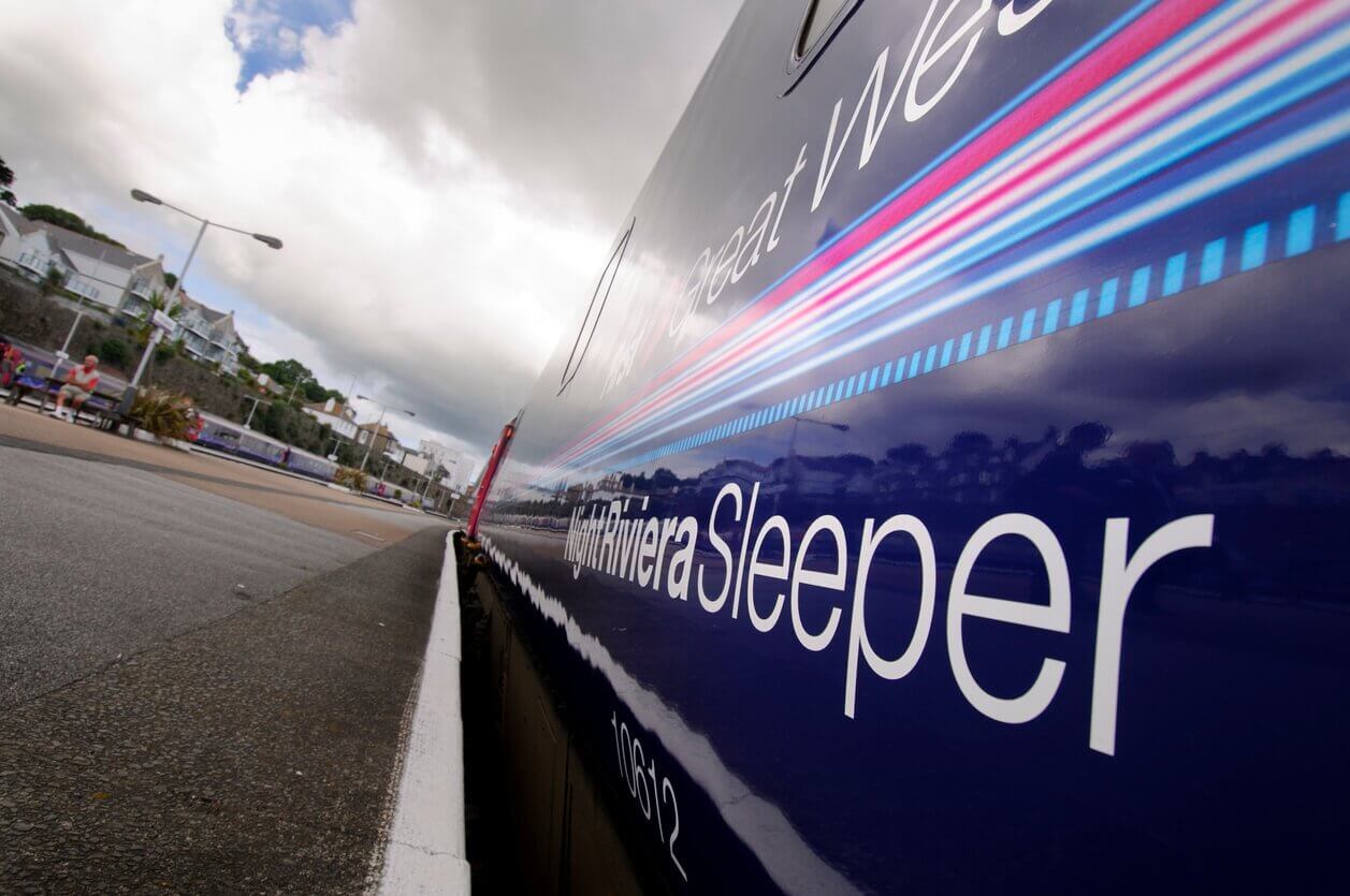 Night Riviera Sleeper - Les plus beaux voyages en train : 11 itinéraires en train en France, en Europe et dans le monde