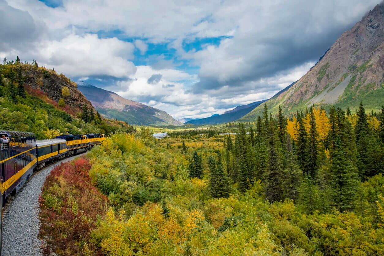 train alaska etats unis - Les 5 plus beaux itinéraires pour voyager en train aux États-Unis !