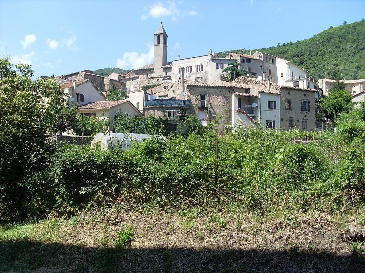 1280px Saint Jean de Val C3 A9riscle - Découvrez notre top 10 des plus beaux villages des Cévennes