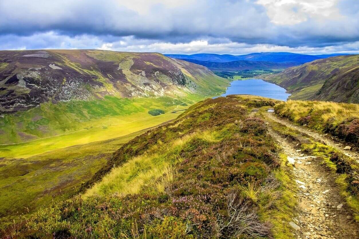 Les 14 plus beaux paysages d'Écosse 5 loch lee angus en ecosse