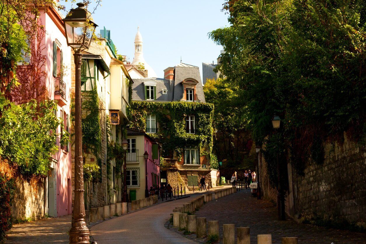 Que voir et que faire à Paris ? Nos 17 incontournables et nos 8 lieux secrets pour découvrir la capitale 2 region parisienne ile de france montmartre 97