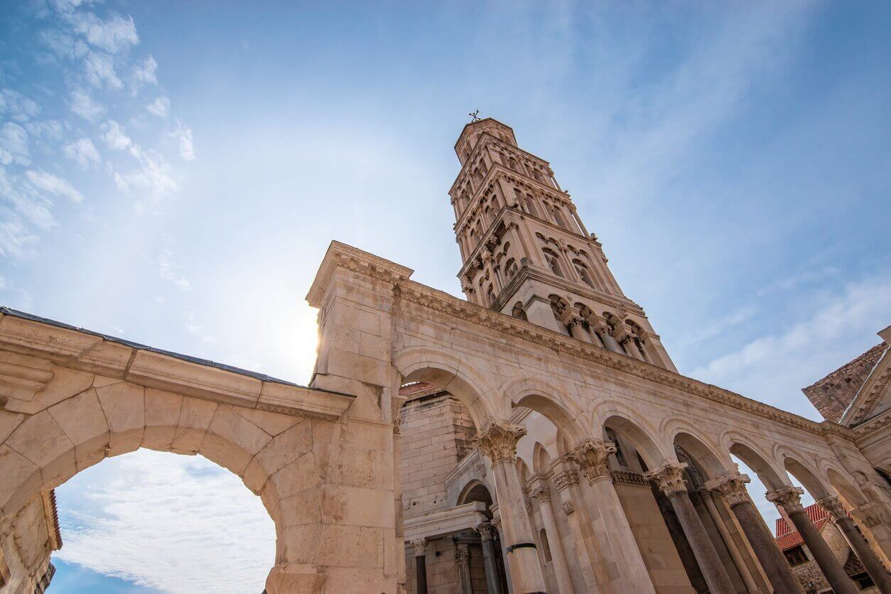 Que faire à Split ? Les 11 incontournables à visiter ! 2 cathedrale saint domnius cathedrale catholique de split