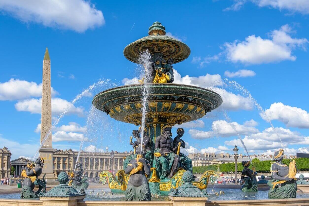 Que voir et que faire à Paris ? Nos 17 incontournables et nos 8 lieux secrets pour découvrir la capitale 17 fontaines de la concorde et lobelisque de louxor