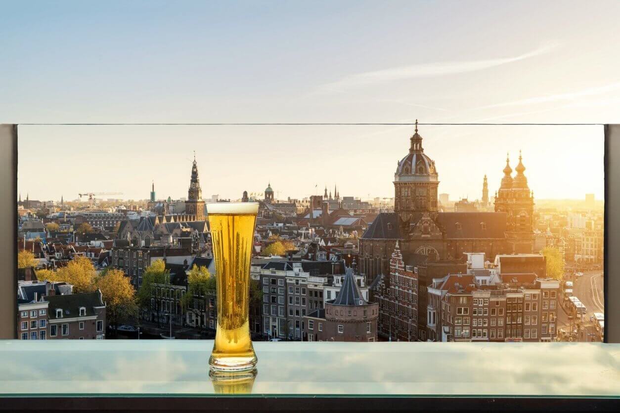Visiter Amsterdam : Que faire et que voir ? 15 incontournables (et 7 endroits secrets) 16 rooftop floor 17 amsterdam
