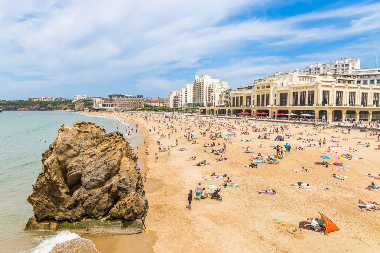 Top 15 des microclimats en France : voyage dans ces endroits où il fait toujours beau 14 biarritz