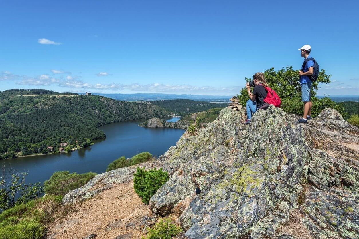 gorges de la loire depuis le plateau de la danse. saint etienne