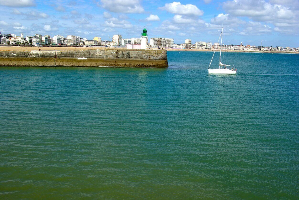 Top 15 des microclimats en France : voyage dans ces endroits où il fait toujours beau 9 sables dolonne