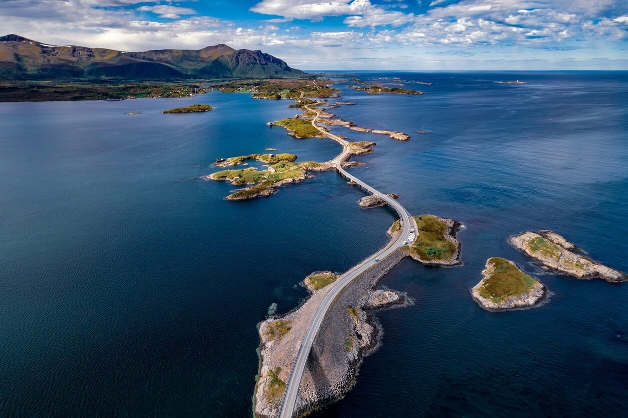 Les plus belles routes du monde : 14 road trips à faire absolument... on the road again ! 3 Atlantic Ocean Road Norvège