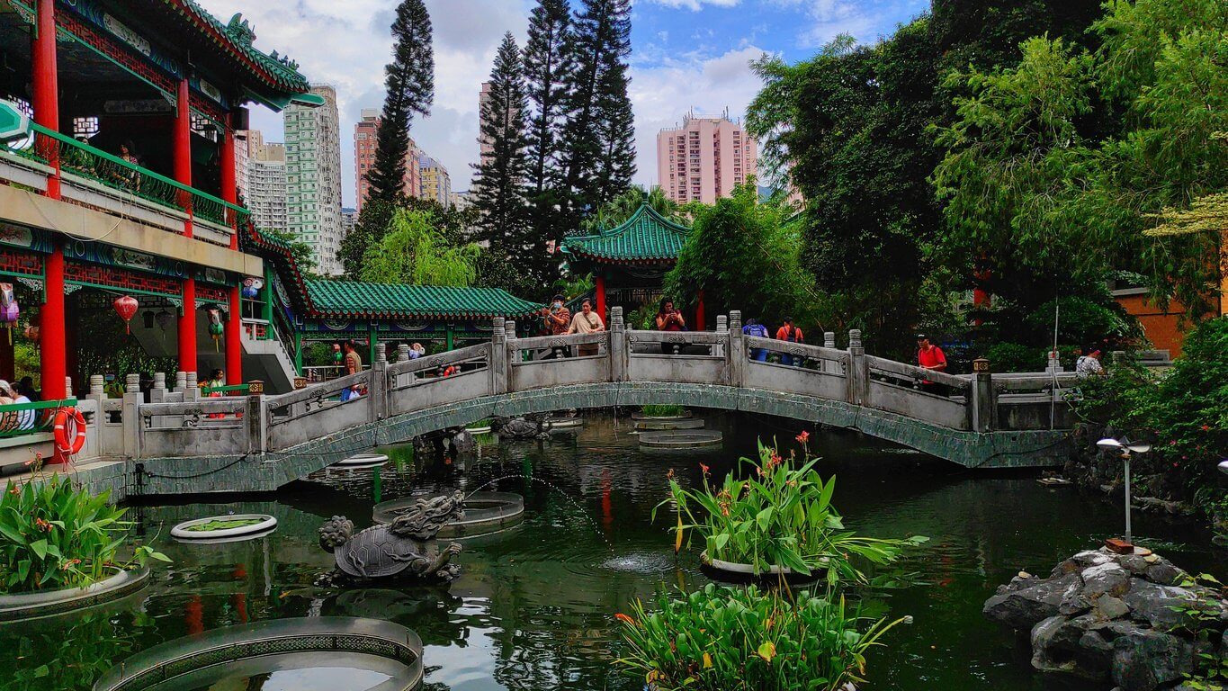 Singapour ou Hong Kong : quelle mégalopole asiatique choisir pour vos prochaines vacances ? 3 Jardin Good Wish au temple Sik sik Yuen Wong Tai Sin, Hong Kong