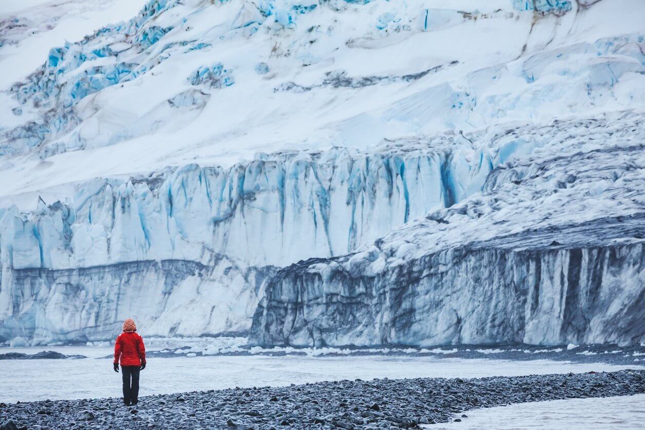 Top 16 des destinations pour une déconnexion totale : où partir en voyage pour se couper du monde en 2025 ? 15 Glacier en Antarctique
