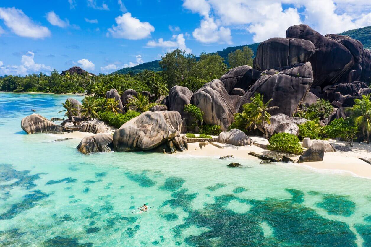 Classement 2025 "Worlds50Beaches" des 50 plus belles plages du monde - et il y en a 2 en France ! 3 Anse Source dArgent Seychelles