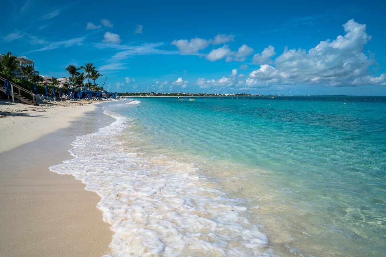 Classement 2025 "Worlds50Beaches" des 50 plus belles plages du monde - et il y en a 2 en France ! 2 Grace Bay beach îles Turques et Caïques