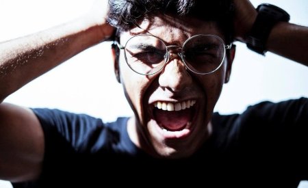 angry shouting man shout scream 6319465