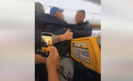 Vidéo virale évacuation mouvementée de passagers ivres sur un vol à Toulouse